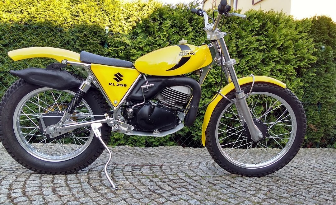 Suzuki RL 250